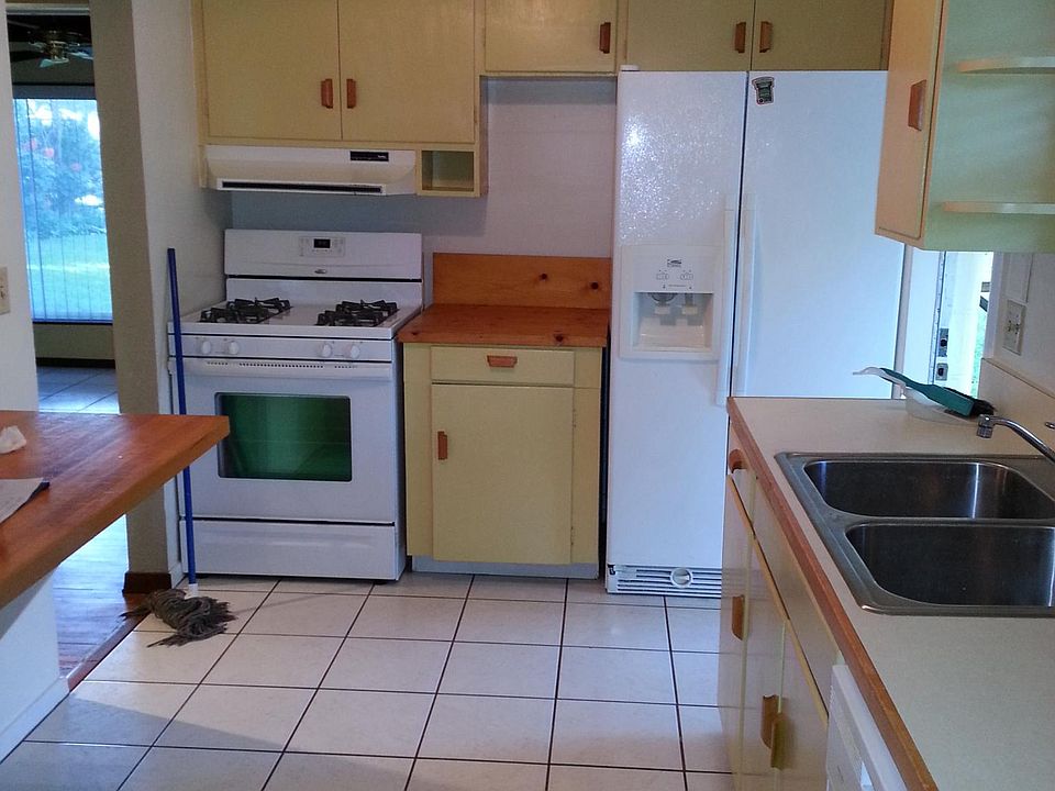 2nd image of 510 Palencia Pl