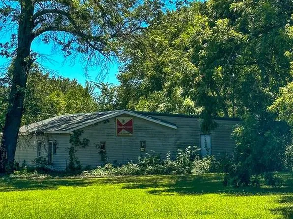 210 SW 92nd St, Columbus, KS 66725