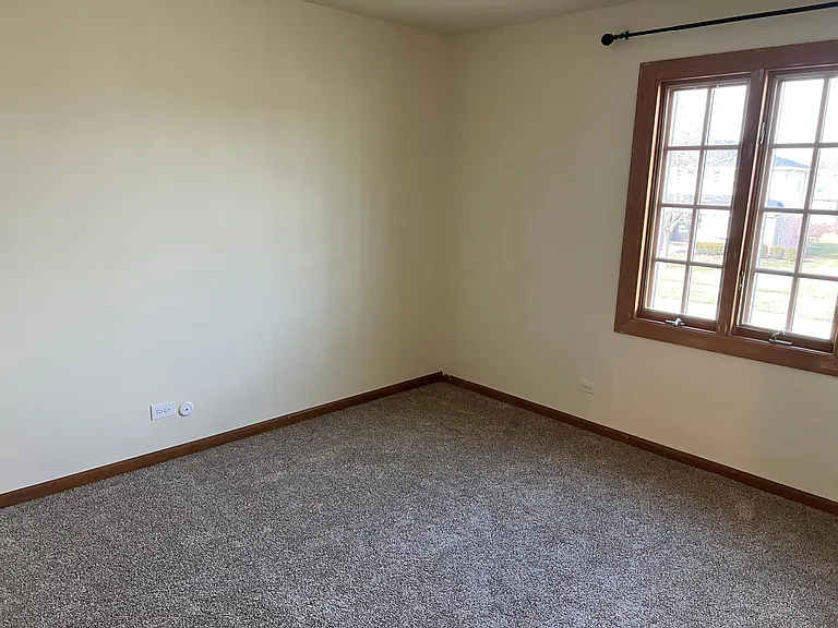 1858 Princeton Cir — Photo 17