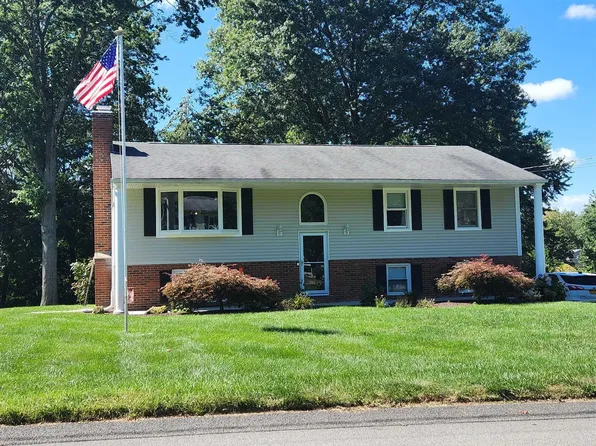 6 MARTIN Drive, Wappingers Falls, NY 12590