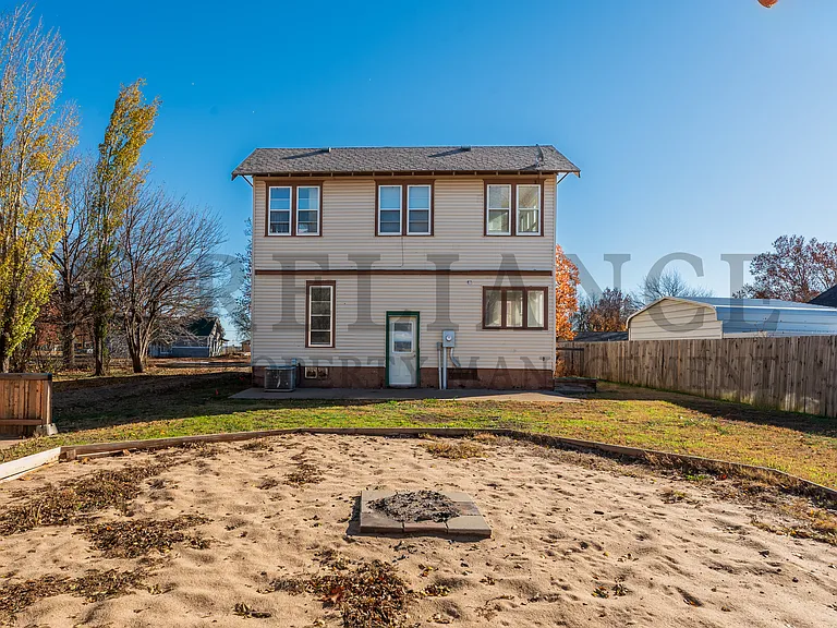 215 N King St — Photo 6