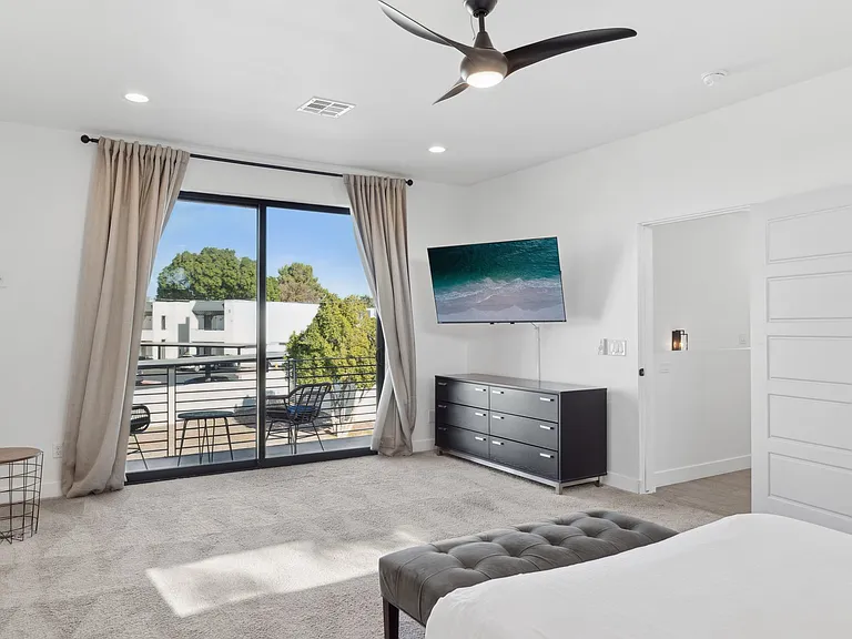 1923 E Monterey Way — Photo 15