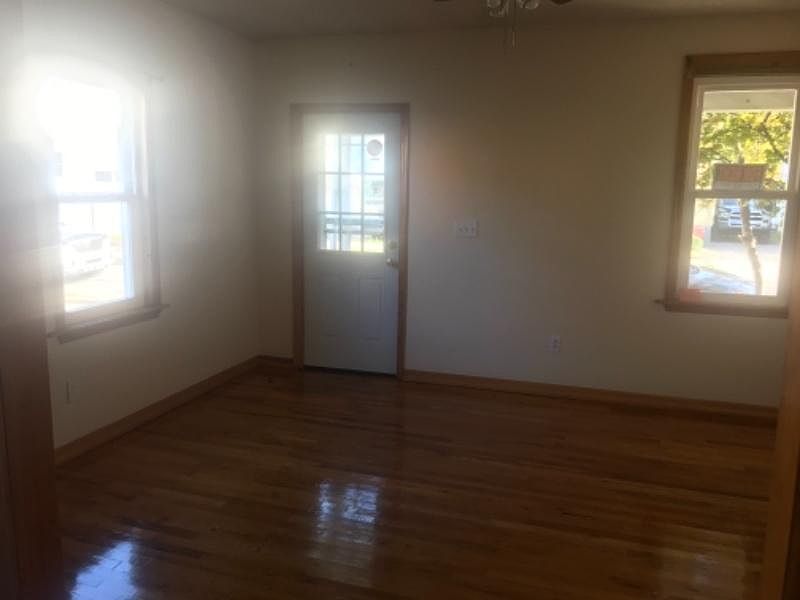 1st image of 442 Schuyler Ave