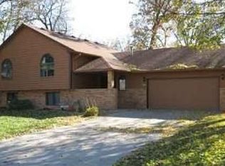 11 Hoover Ct, North Mankato, MN 56003