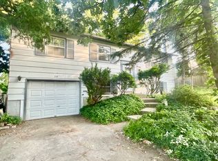 115 Walnut Dr, Streamwood, IL 60107