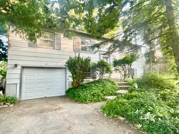 115 Walnut Dr, Streamwood, IL 60107
