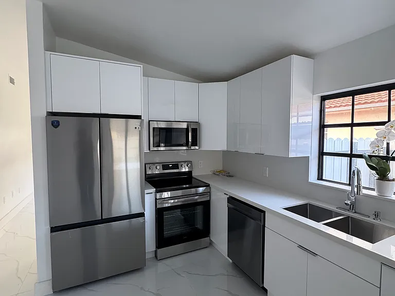 2682 W 70th Pl — Photo 10