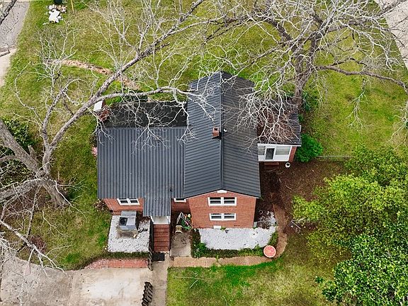 3rd image of 200 Highland Dr