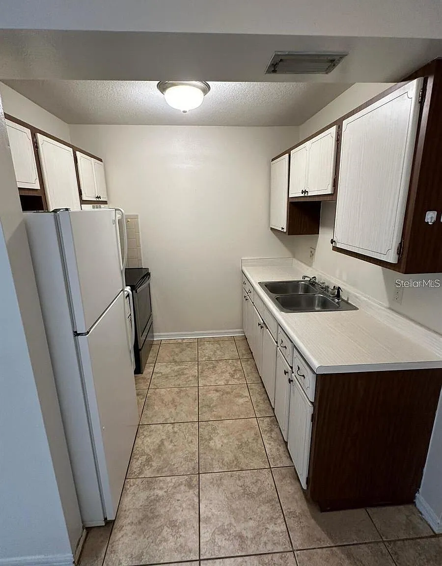 2 bed, 1.0 bath, 421 sqft, $1,175 — Photo 4