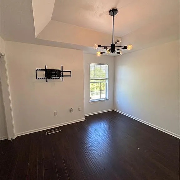 584 Windsor St SW — Photo 4