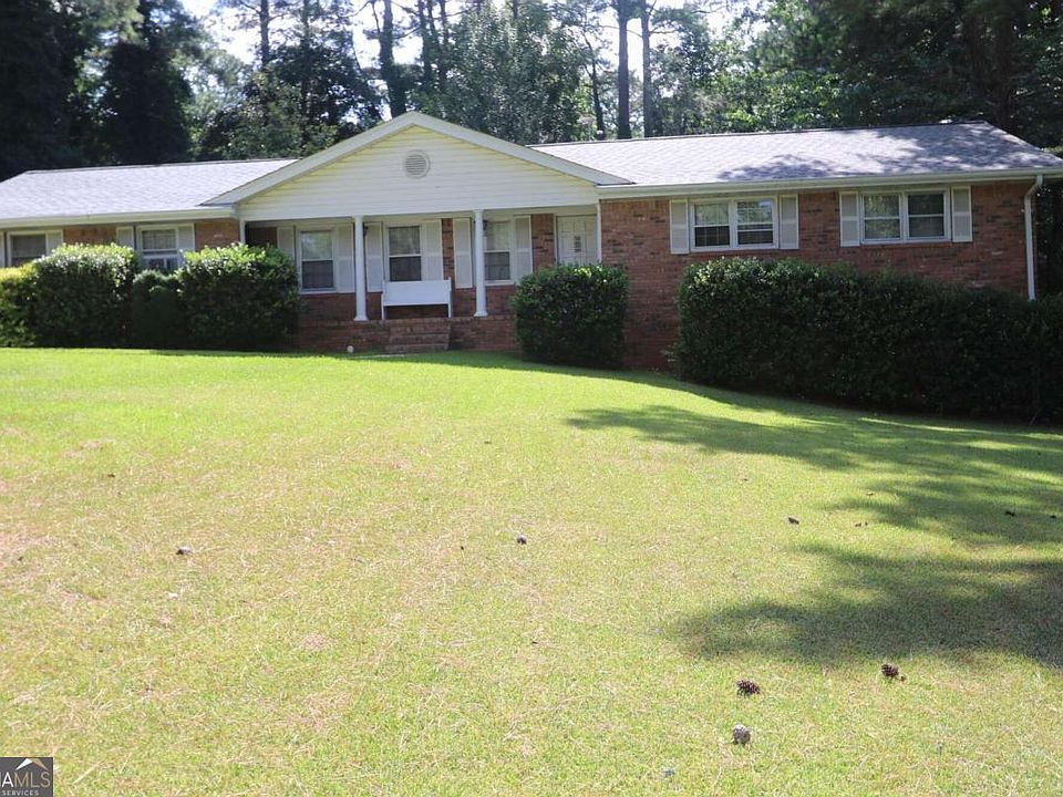 1st image of 2325 Valley Dr