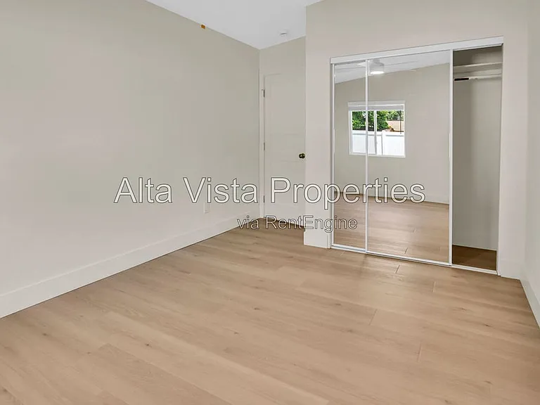 13438 Buxton Ave — Photo 10