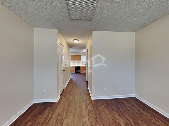 4th image of 207 Basswood Dr