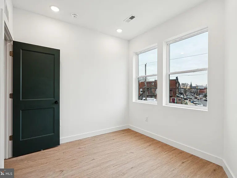 4181 Mantua Ave #6 — Photo 10