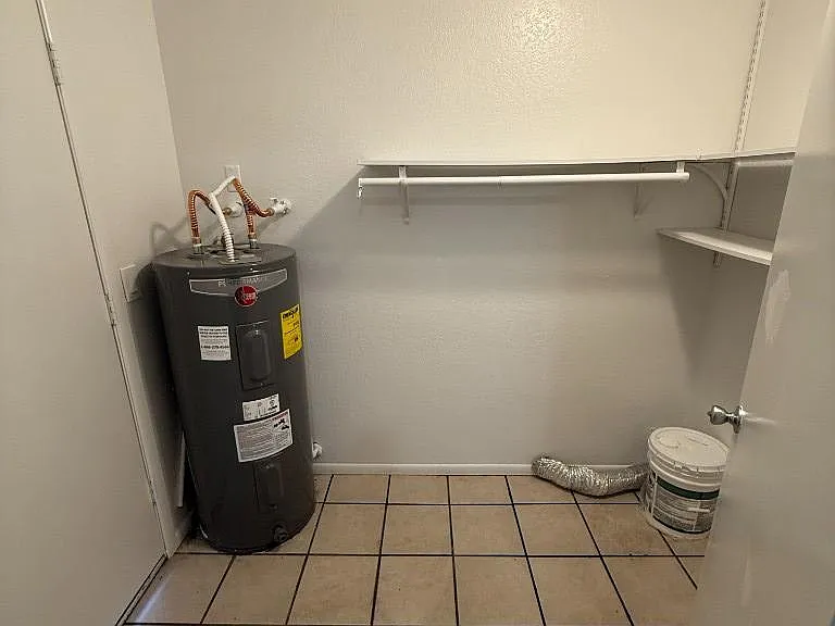 61 W Inglewood St #3 — Photo 9