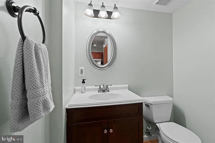2 bed, 1.5 bath, 968 sqft, $1,900 — Photo 4