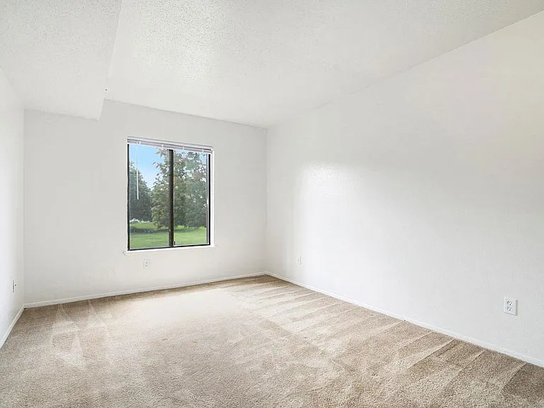 Apple Ridge Apartments — Photo 68