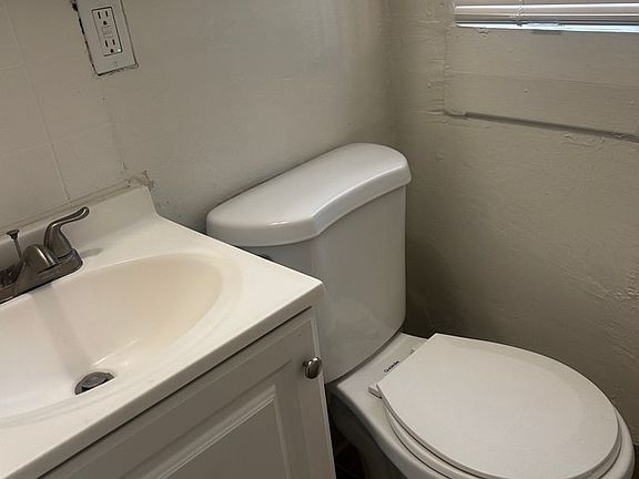 5th image of 11222 Pangborn Ave #11224-1/2