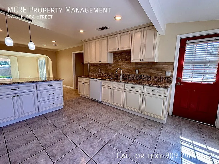 4747 Flora St — Photo 5