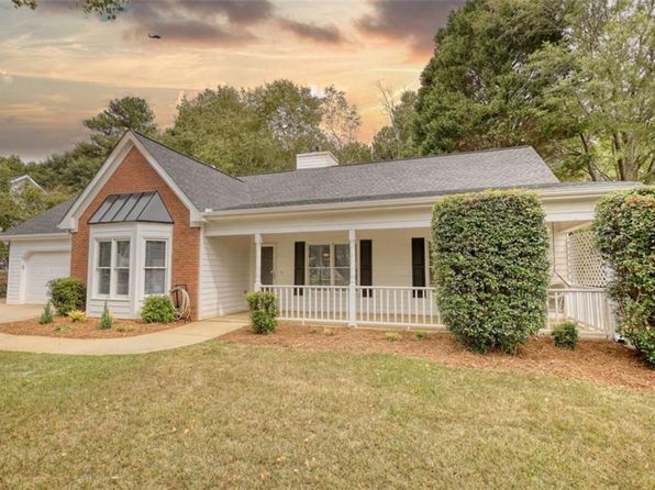 70 Summer Walk Dr, Covington, GA 30016
