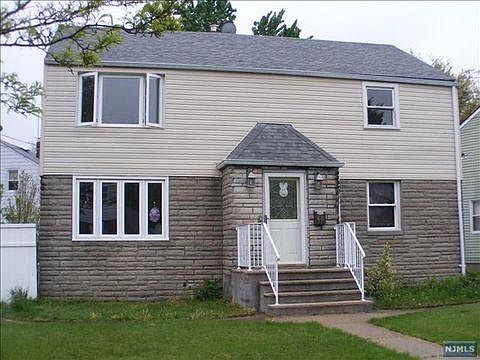 2nd image of 68 Mac Arthur Ave