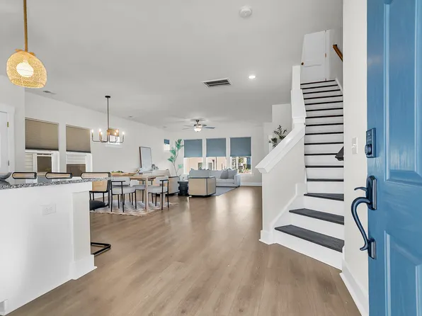105 Archdale St, Summerville, SC 29486