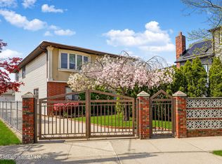 176 Quintard St, Staten Island, NY 10305