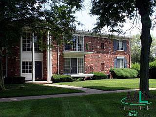1st image of 460 S Fox Hills Dr