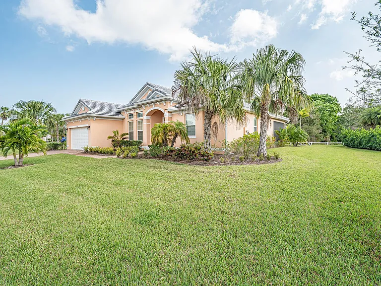 2576 Saint Lucia Cir — Photo 45