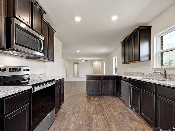 5th image of 4019 Mistyrock Way