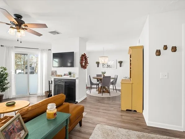 306 Beacon Park #306, Webster, MA 01570