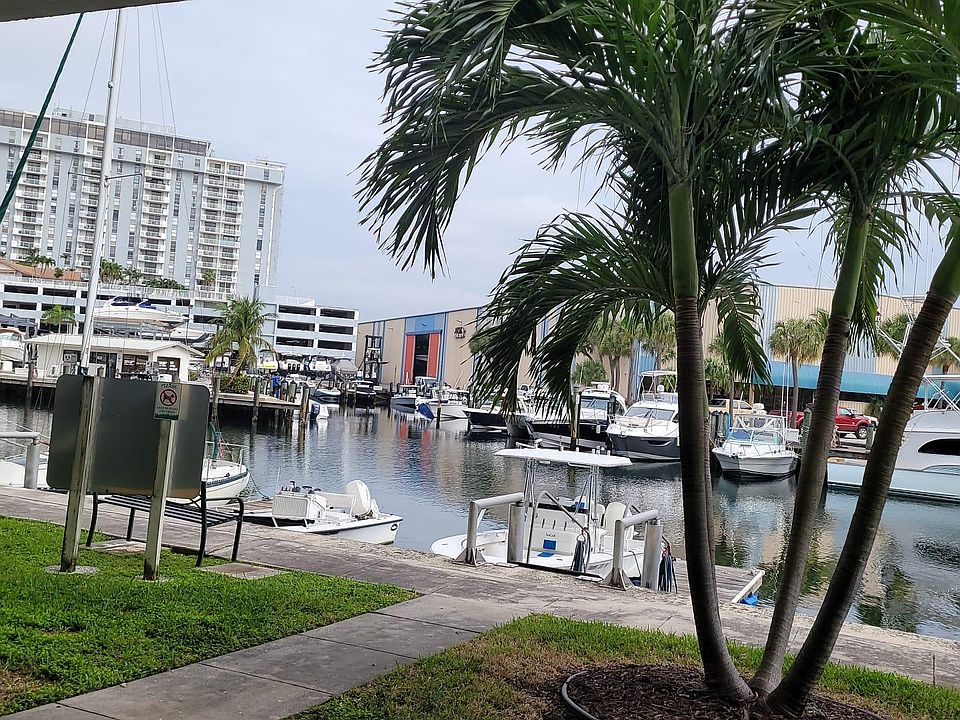 Boating dock to the North