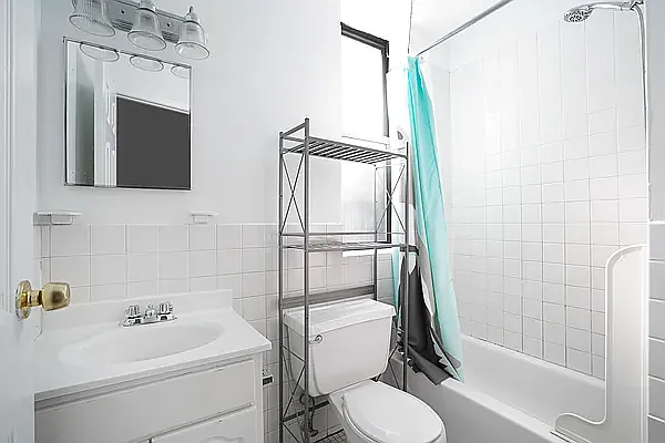 Rented by Waldstar Real Estate LLC | media 33