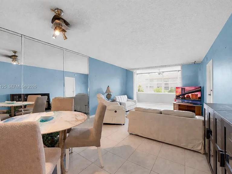 2861 Somerset Dr #301 — Photo 43