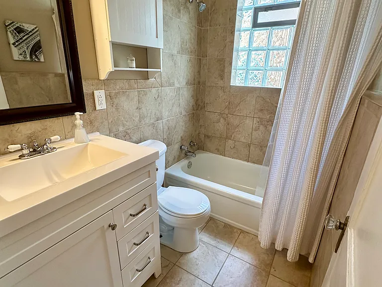 Live Oak St — Photo 24