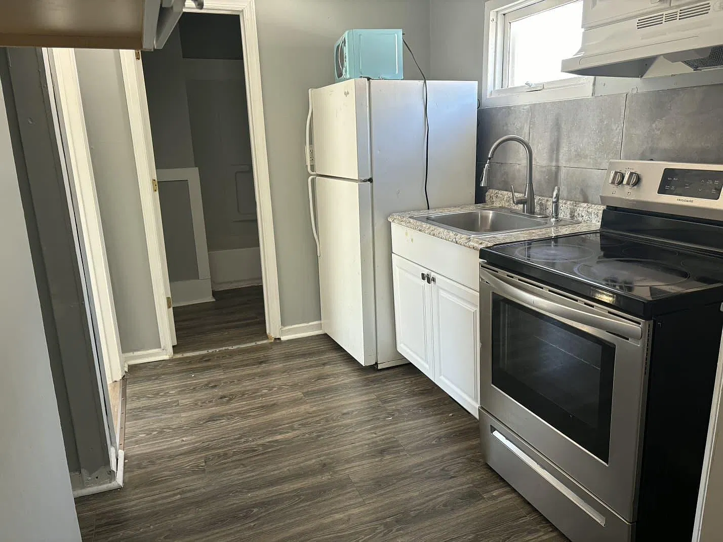 204 Elizabeth Ave - 205 Dewitt Ave Apt 2 — Photo 2