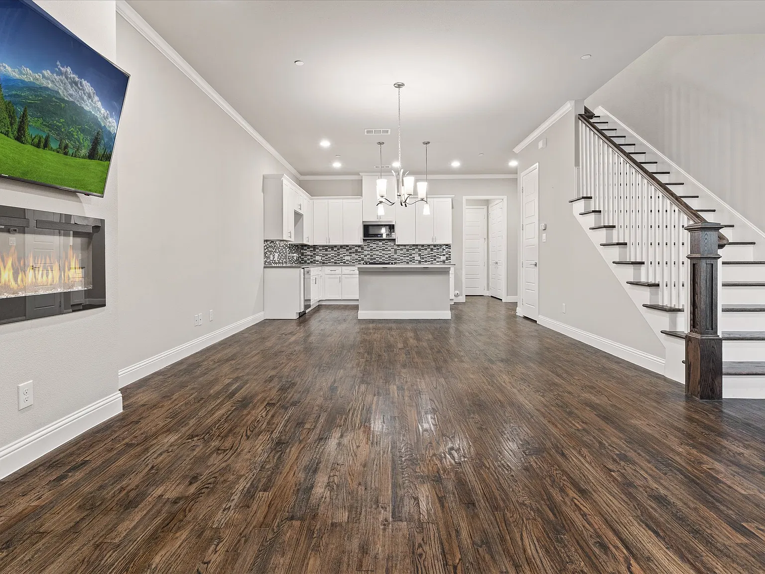 2 bed, 2.5 bath, 1952 sqft, $3,000 — Photo 3