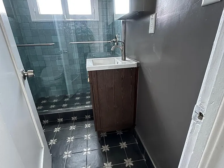 MONTE VISTA APARTMENTS — Photo 9