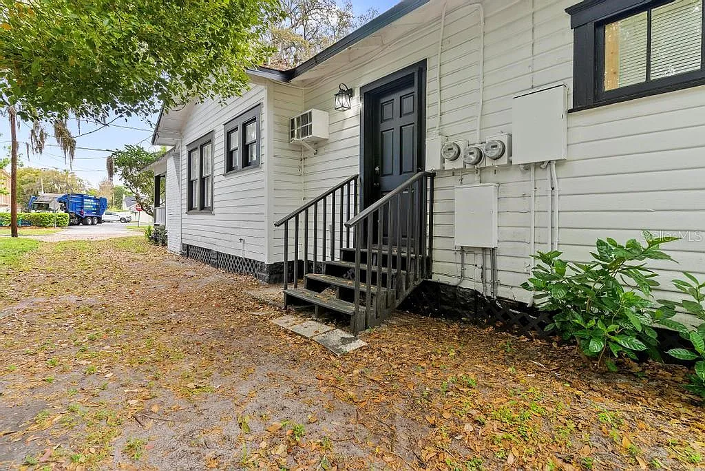 1 bed, 1.0 bath, 404 sqft, $1,800 — Photo 3