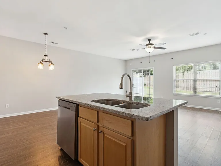 372 Azalea Cir — Photo 7