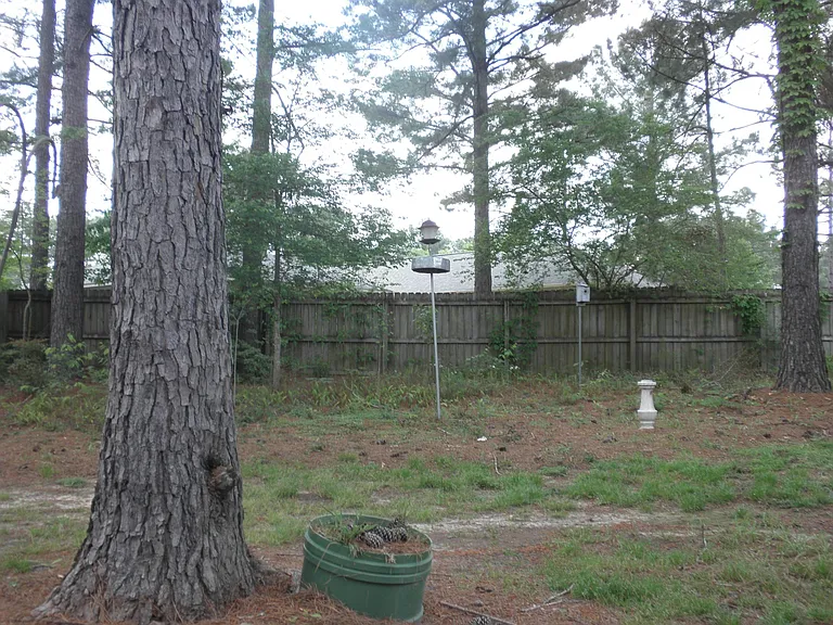 107 W Shore Dr — Photo 2