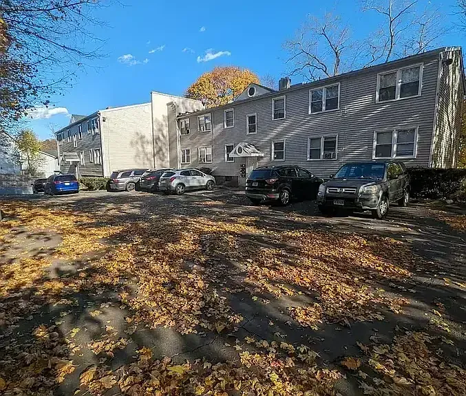 210 Burwell St #1 — Photo 12