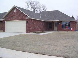 8 W End Ct, Tuttle, OK 73089