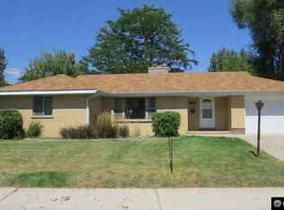 913 S 6th St, Lander, WY 82520
