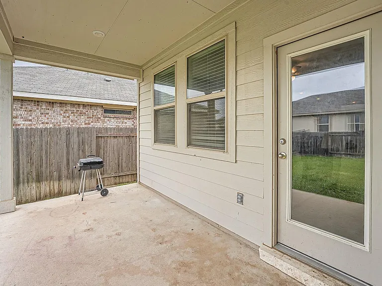 104 Red Cedar Ct — Photo 24