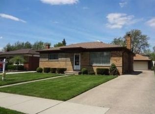 21217 Centennial St, Saint Clair Shores, MI 48081