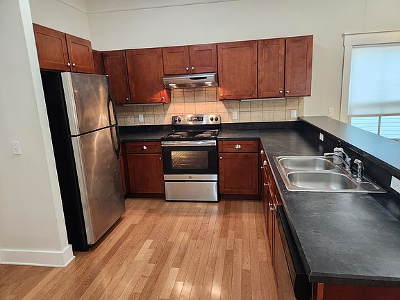 5th image of 412 NW 4th Ave