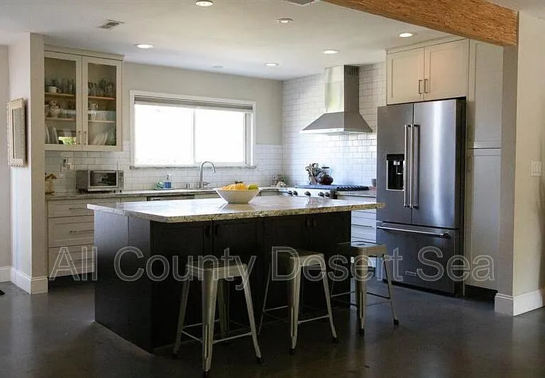 8121 Foxhall Dr — Photo 4