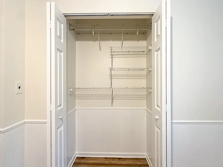 2436 Devonshire Ct — Photo 19
