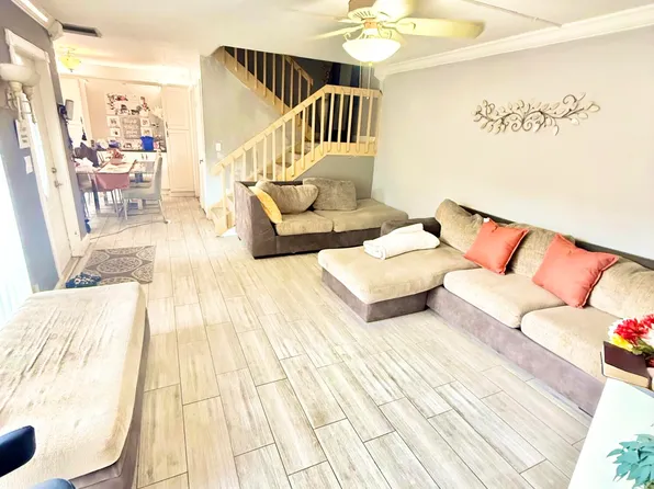 711 Springdale Circle, Palm Springs, FL 33461